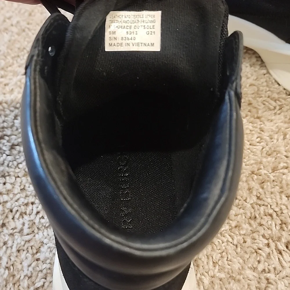 Black High-Top Women's Sneakers - Picture 5 of 5